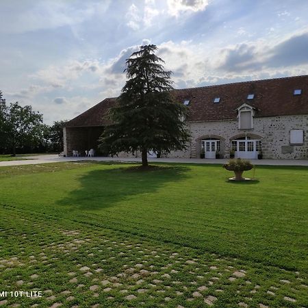 Domaine De La Ferme De Mont Bed & Breakfast Mormant Exterior foto