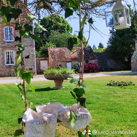Domaine De La Ferme De Mont Bed & Breakfast Mormant Exterior foto