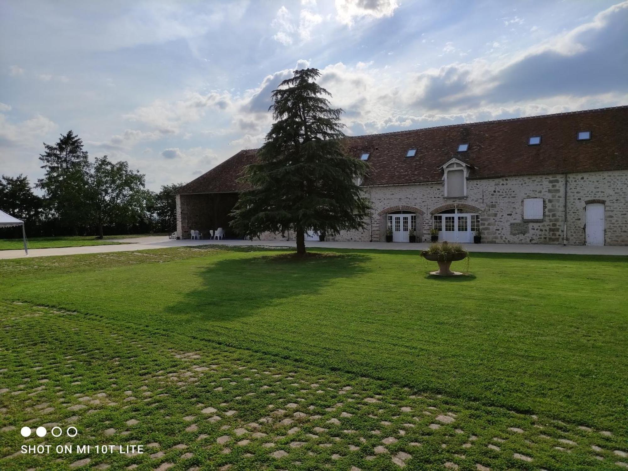 Domaine De La Ferme De Mont Bed & Breakfast Mormant Exterior foto
